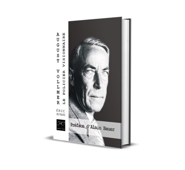 mockup Mockup LE POLICIER VISIONNAIRE Auguste Vollmer Mockup-LE-POLICIER- VISIONNAIRE-Auguste Vollmer